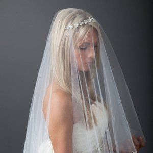 Wedding veil and tiara